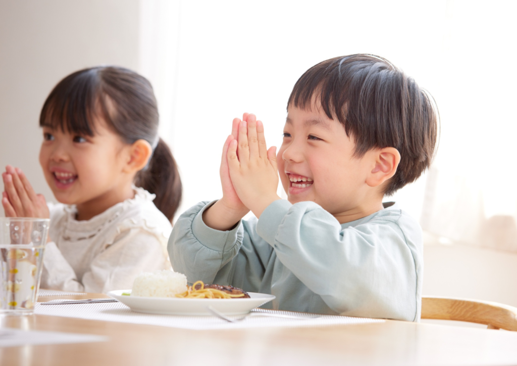 登園前　朝　食べない　３歳